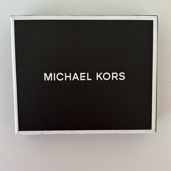 Michael Kors Slim Billfold - Picture 7 of 7